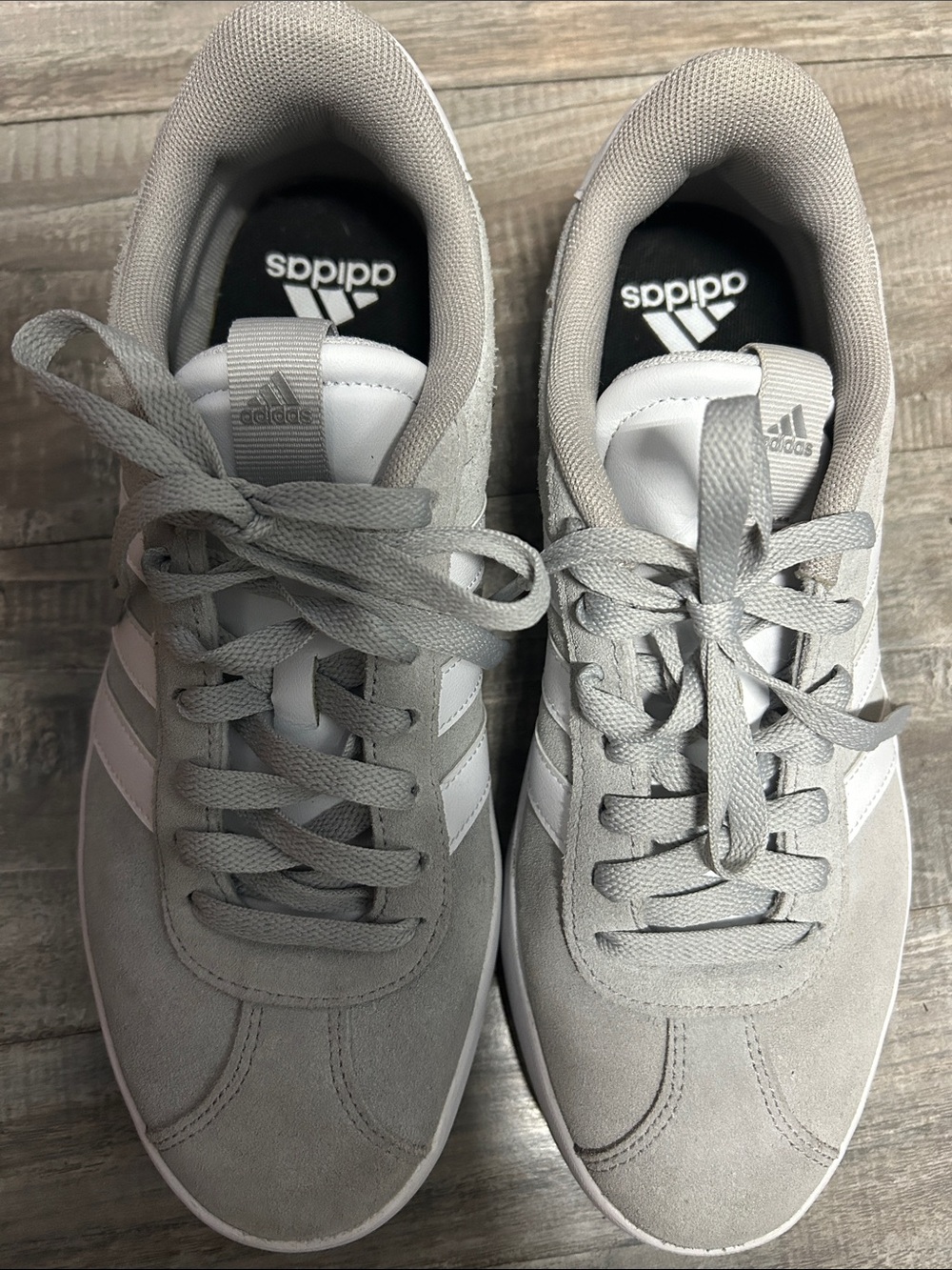 Women’s Adidas VL Court 3.0 Sneaker Sz 9- Excellent